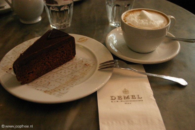 Cappuccino en Sachertorte